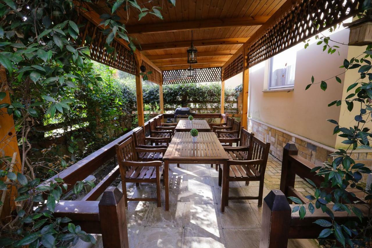 Pine-Tree Apt W/ Private Garden 50 M From The Sea Golem  Exterior foto