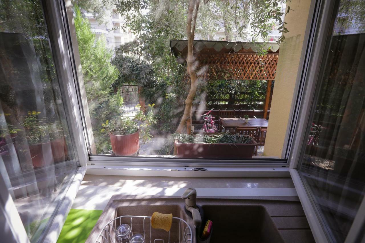 Pine-Tree Apt W/ Private Garden 50 M From The Sea Golem  Exterior foto