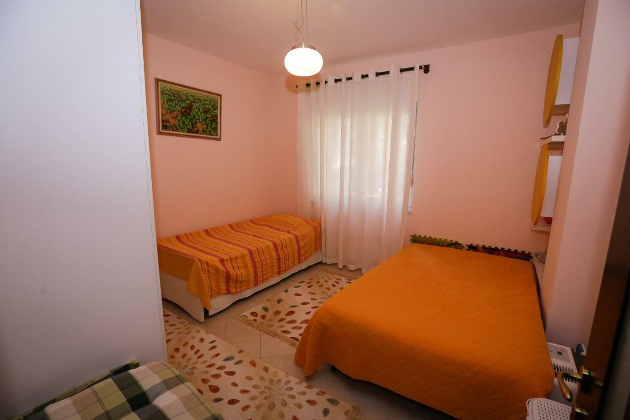 Pine-Tree Apt W/ Private Garden 50 M From The Sea Golem  Exterior foto