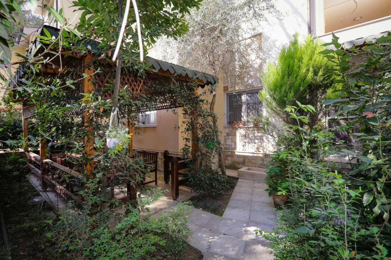 Pine-Tree Apt W/ Private Garden 50 M From The Sea Golem  Exterior foto